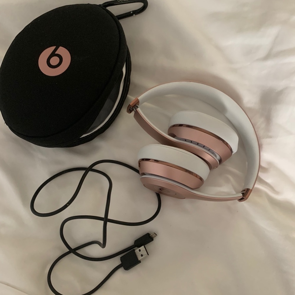 BEATS WIRELESS HEADPHONES